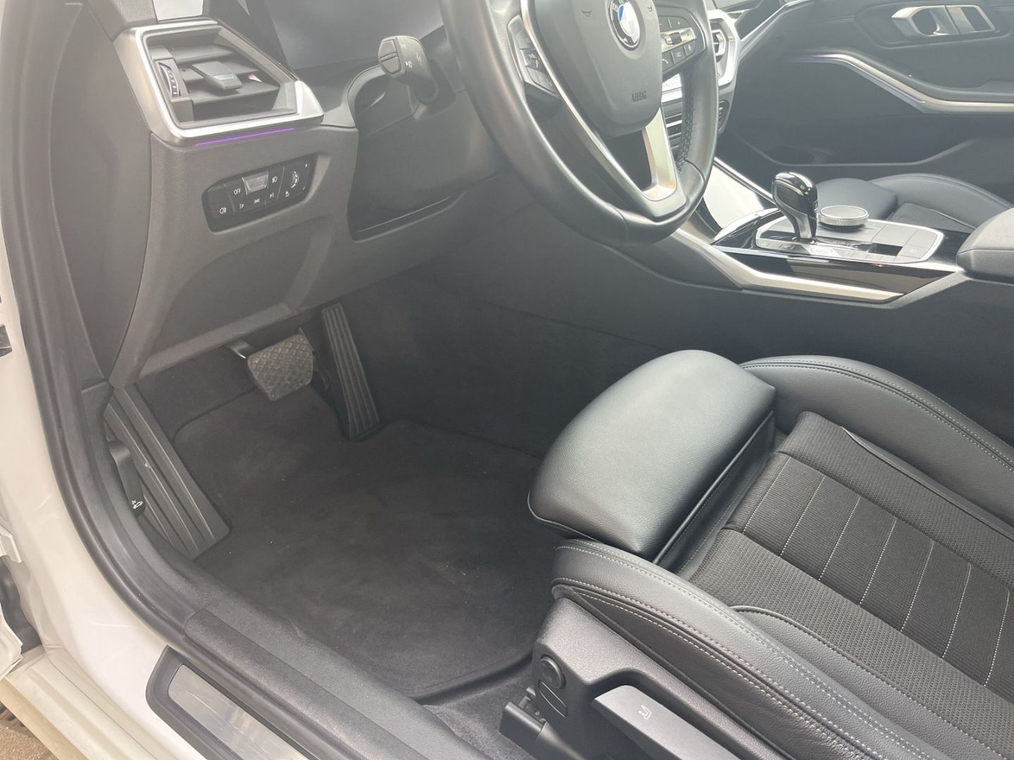 BMW 320 d Sport Line xDrive Limousine/Panodach/Navi