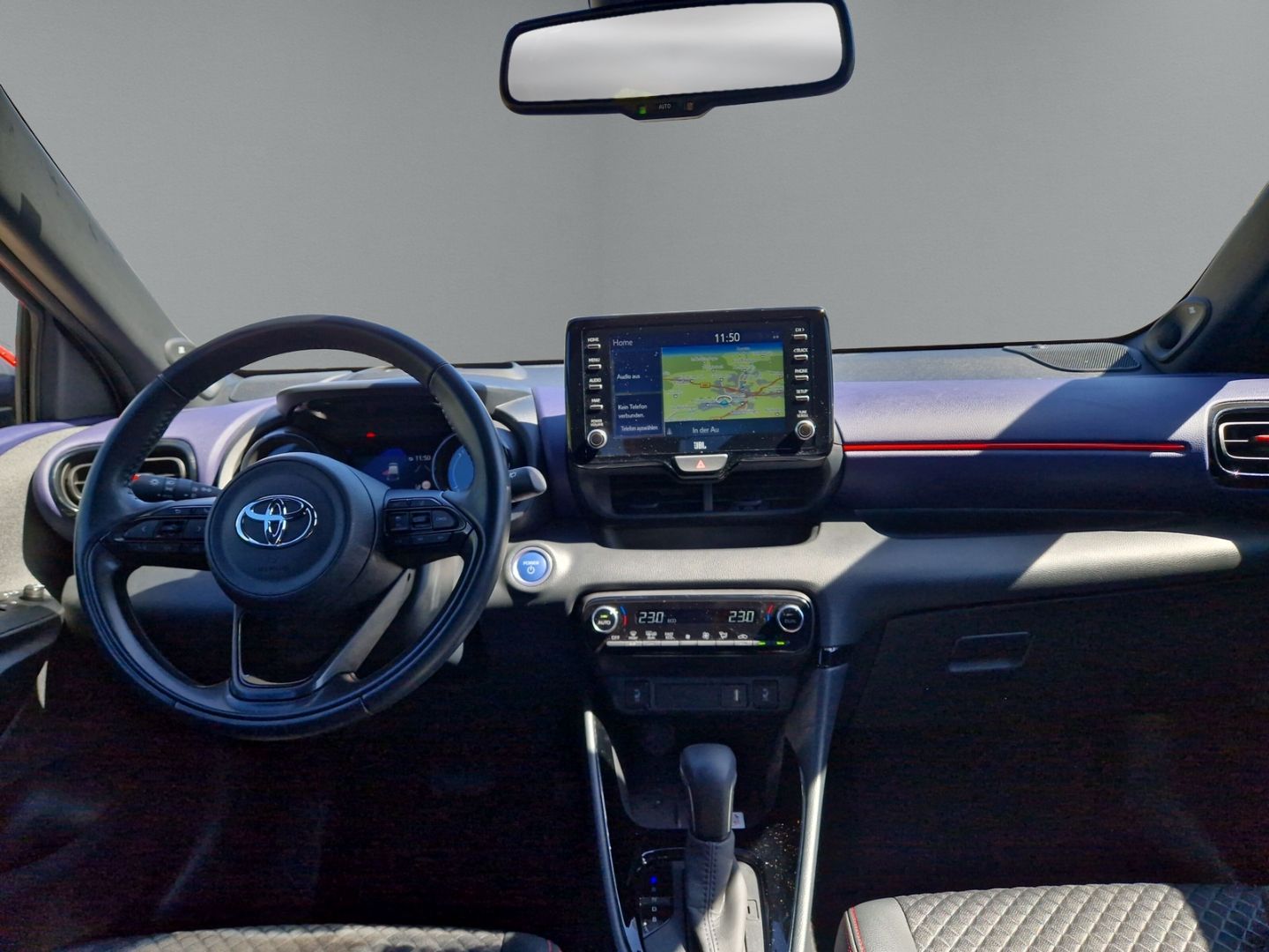 Toyota Yaris Hybrid Tokyo Pop-Out HUD Navi Soundsystem