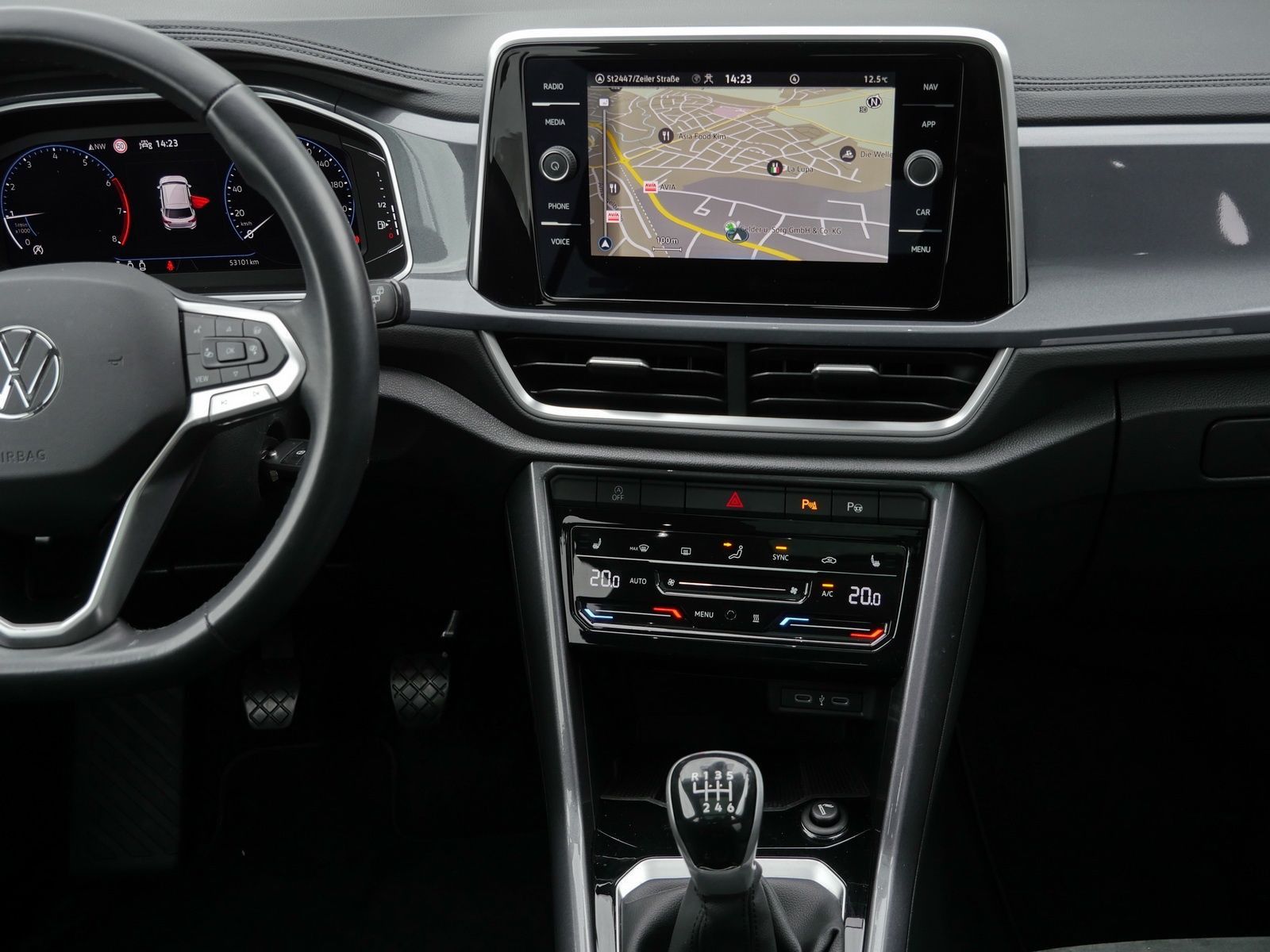 Volkswagen T-Roc Style 1.0 TSI - Samsaru's Car Outlet