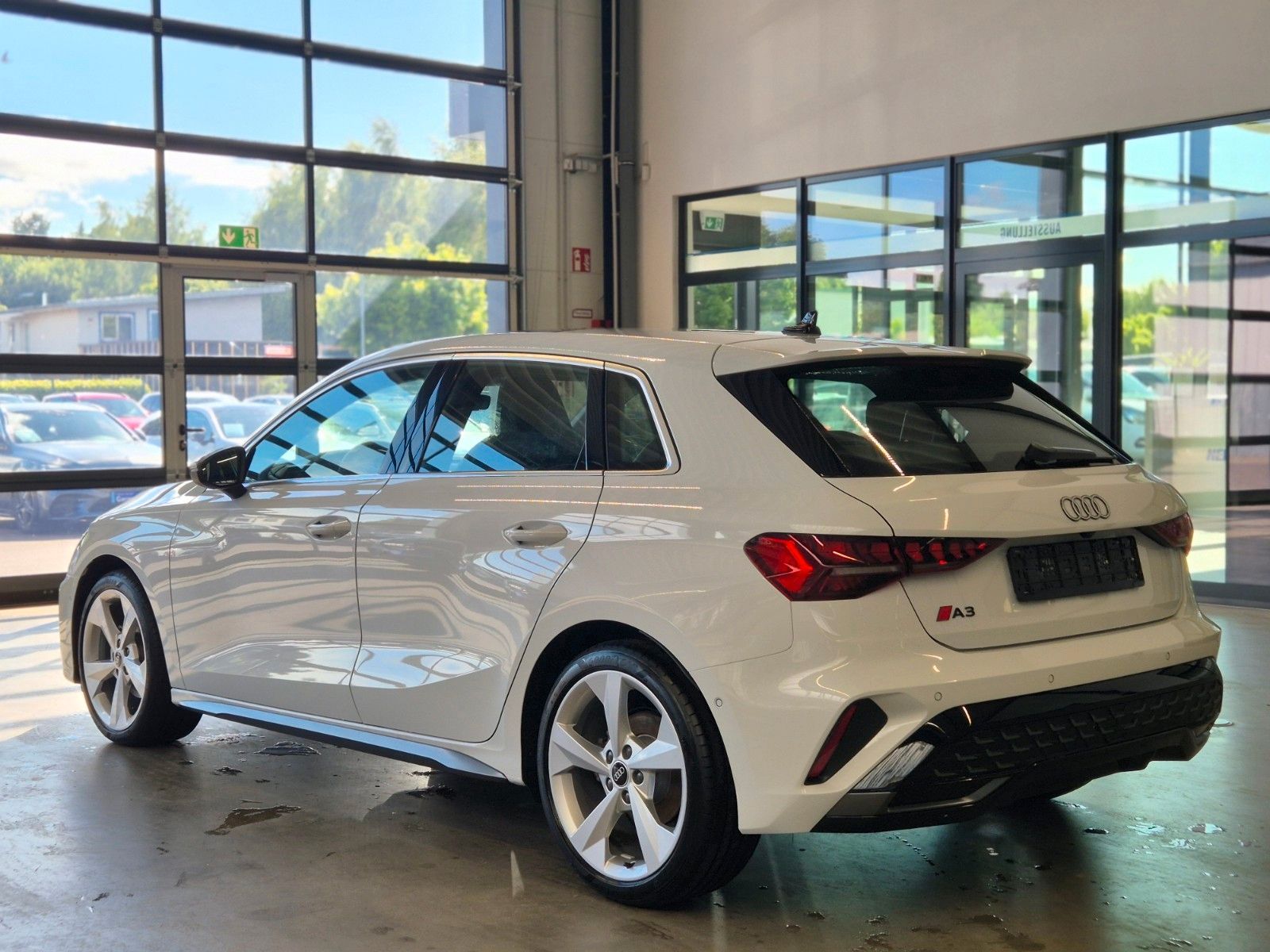 Audi A3 SPORTBACK 35 TDI S-LINE - Samsaru's Car Outlet