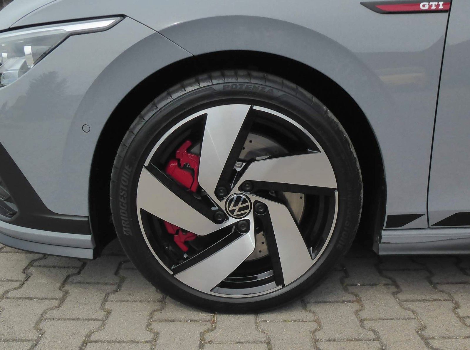 Volkswagen Golf VIII GTI Clubsport - Samsaru's Car Outlet