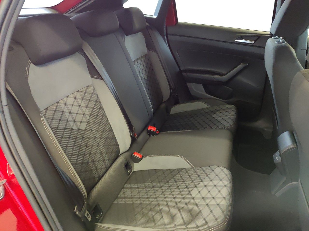 Volkswagen Taigo 1.5 TSI DSG R-Line - Samsaru's Car Outlet