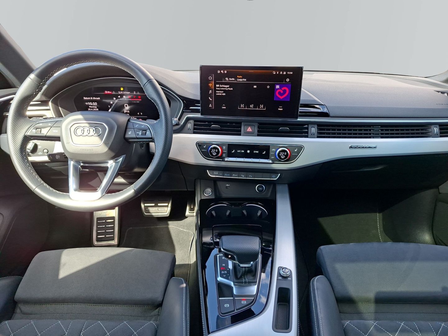 Audi A4 Avant 40 TFSI quattro S line *S-Sitze*AHK*Pan