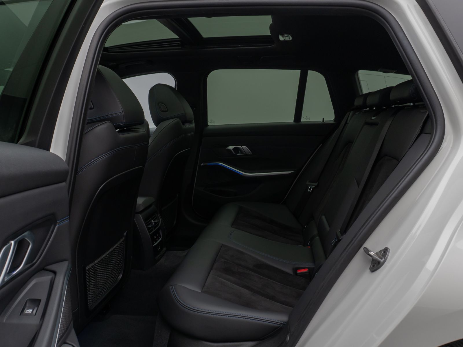 BMW 320d M Sport - Samsaru's Car Outlet