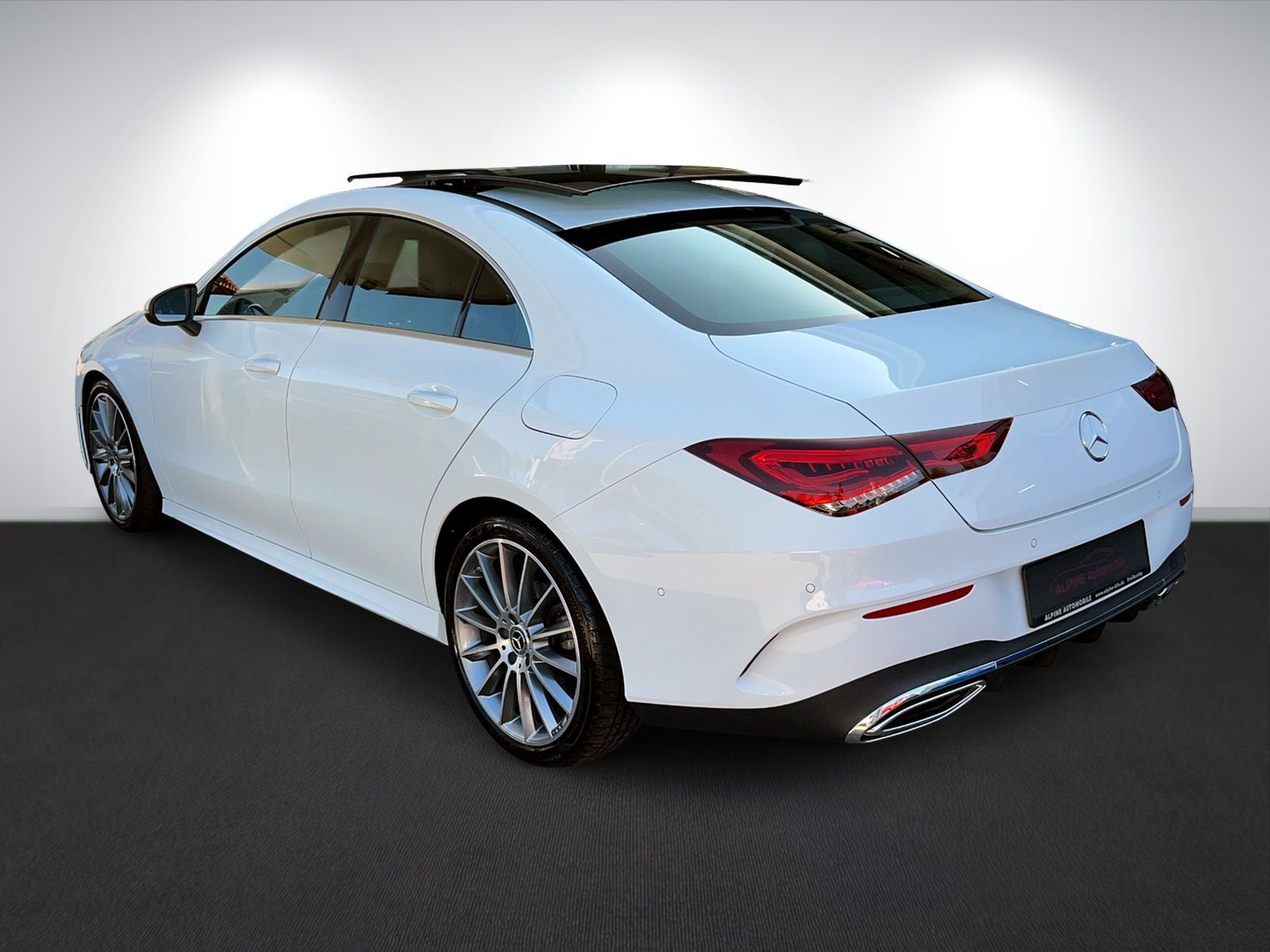 Mercedes-Benz CLA 180 AMG-Line - Samsaru's Car Outlet