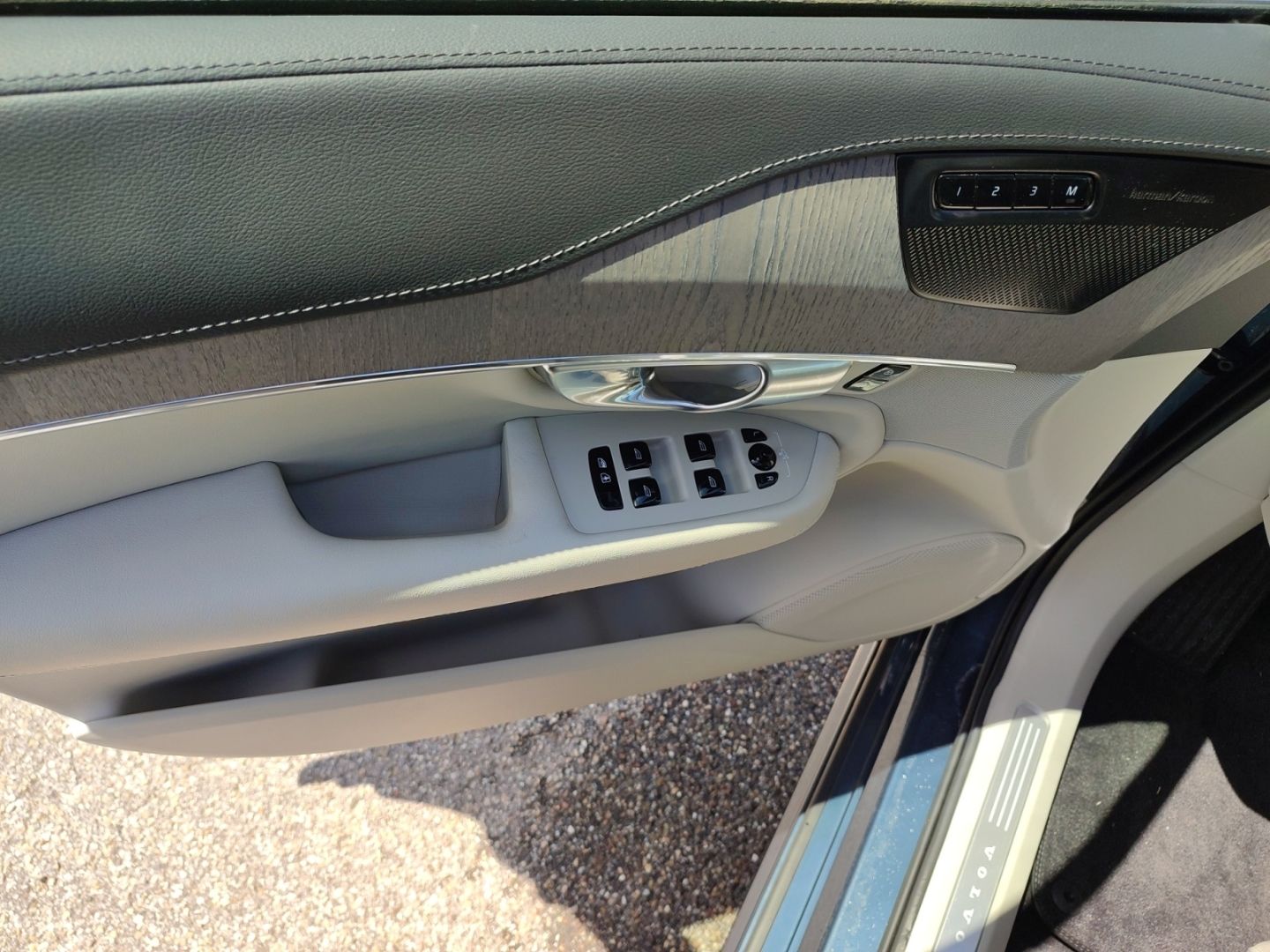 Volvo XC90 Ultimate Bright AWD 7-Sitzer HUD Pano AD St