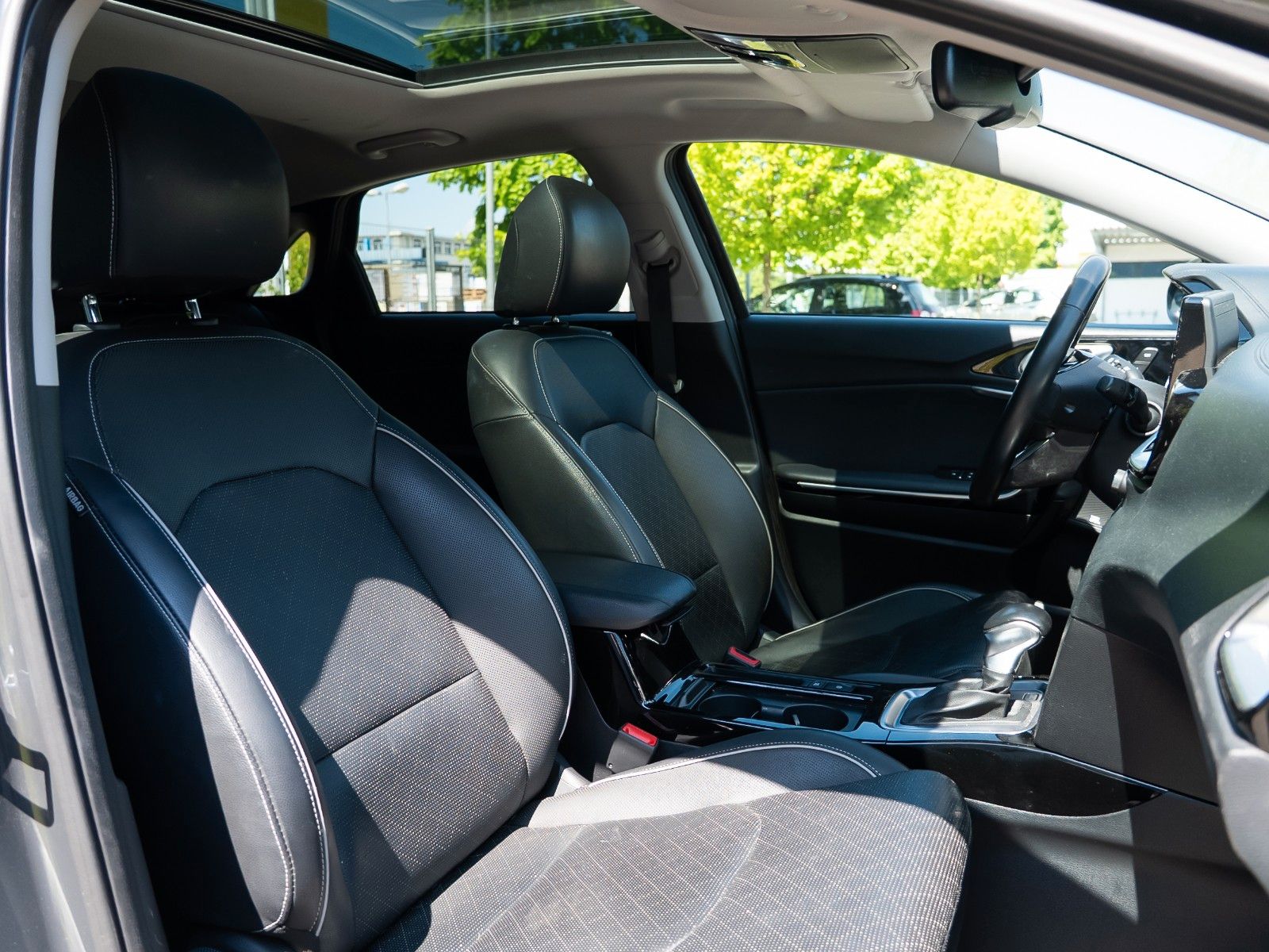 Kia Ceed Platinum Edition - Samsaru's Car Outlet