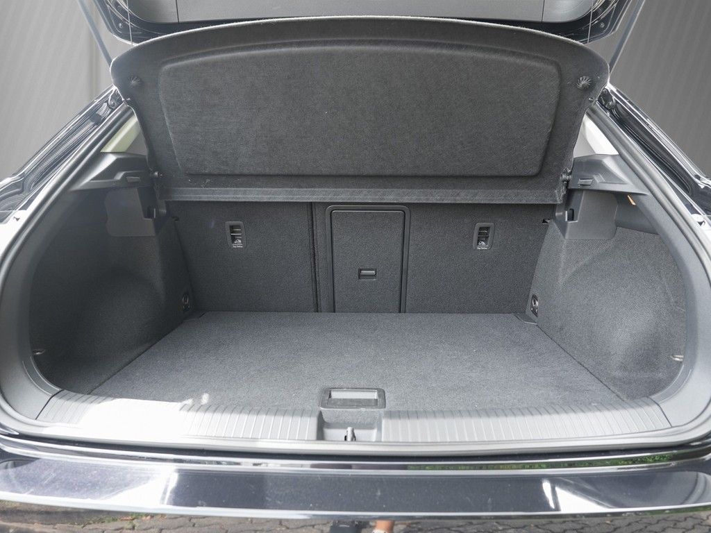Volkswagen T-Roc 1.0 TSI Style - Samsaru's Car Outlet