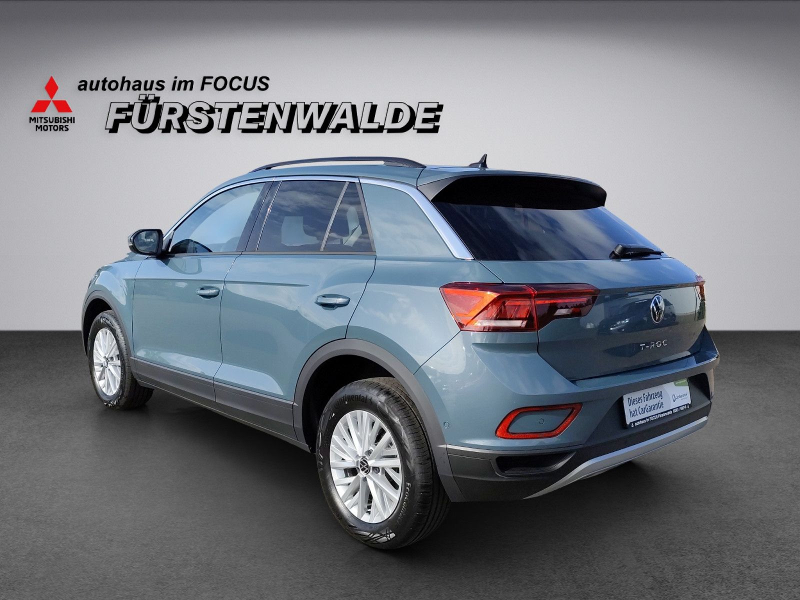 Volkswagen T-Roc 1.0 Life - Samsaru's Car Outlet