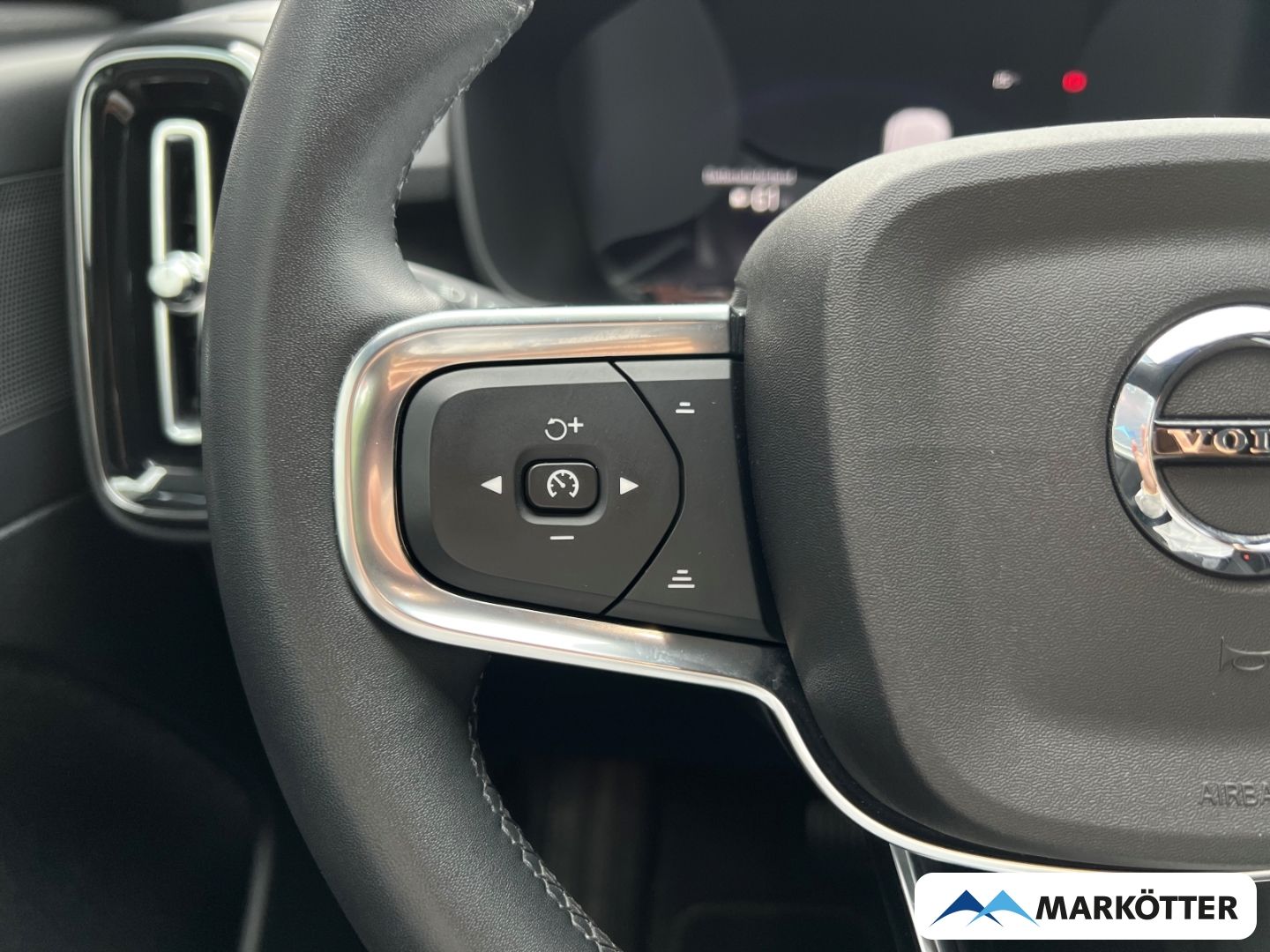 Volvo XC40 Recharge Single Motor Core AHK/SHZ/LHZ