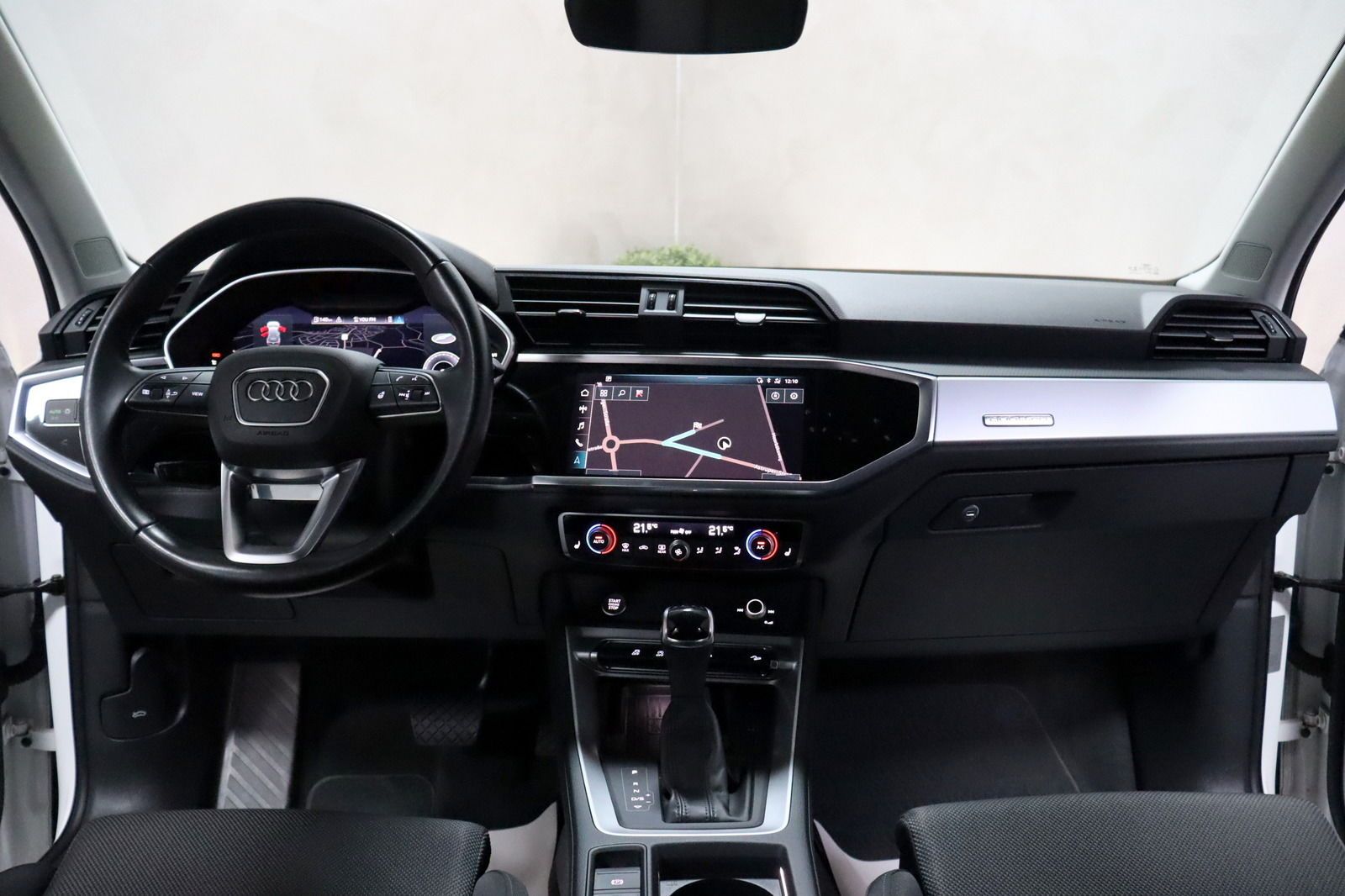 Audi Q3 40 TDI quattro Aut. - Samsaru's Car Outlet