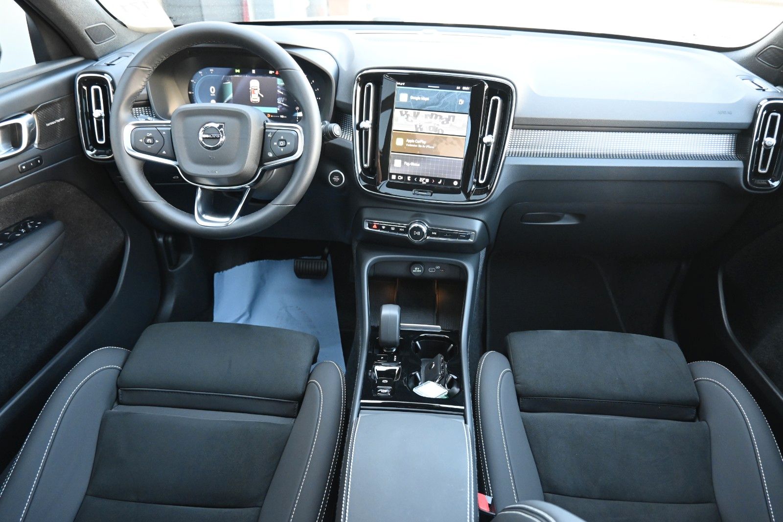 Volvo XC40 B4 DSG Ultra Dark*PANO*RFK*ACC*AHK