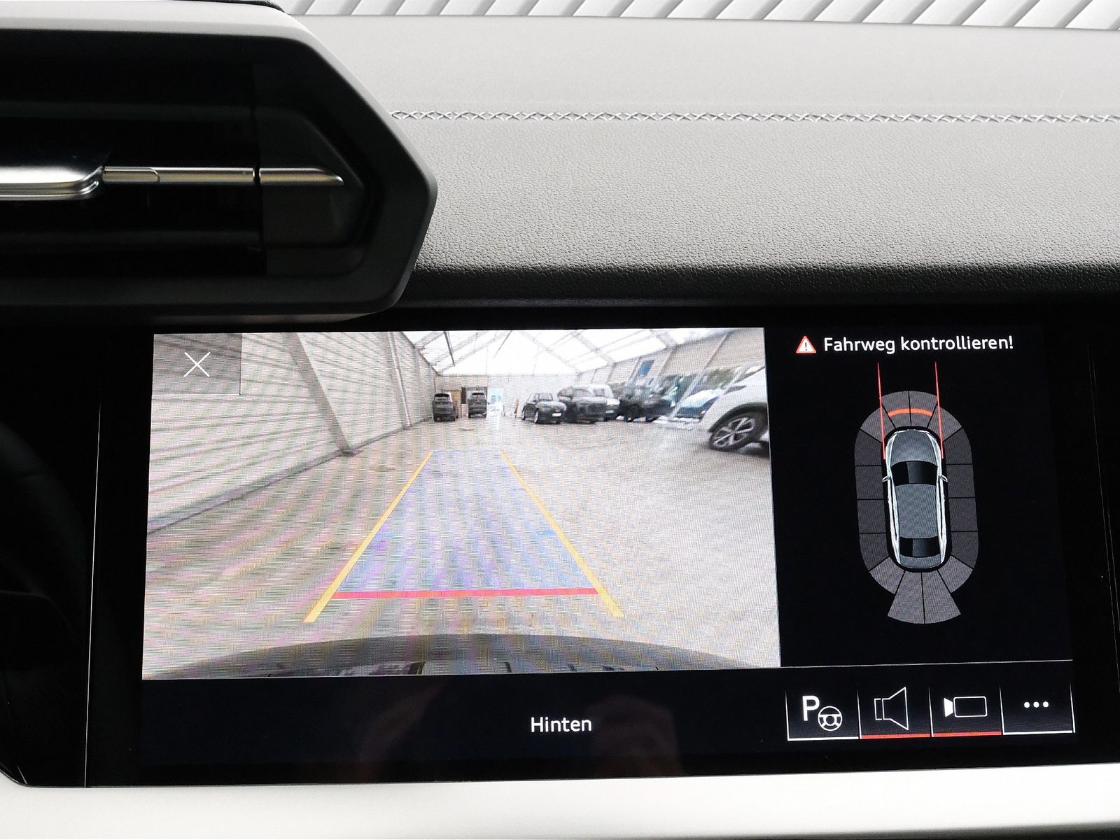 Audi A3 Limousine 30 TDI advanced - Samsaru's Car Outlet