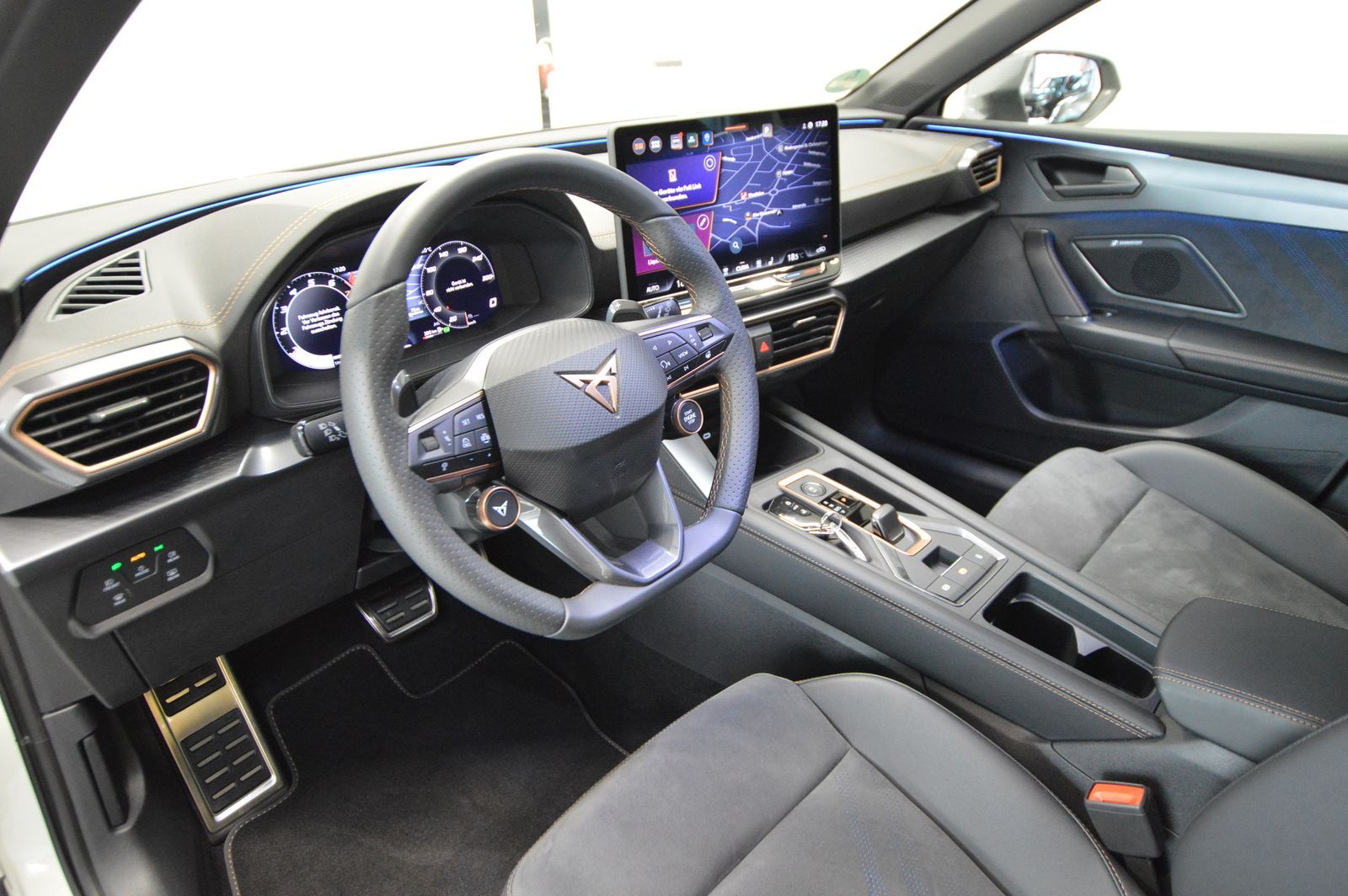 Cupra Leon 1.5 eTSI - Samsaru's Car Outlet