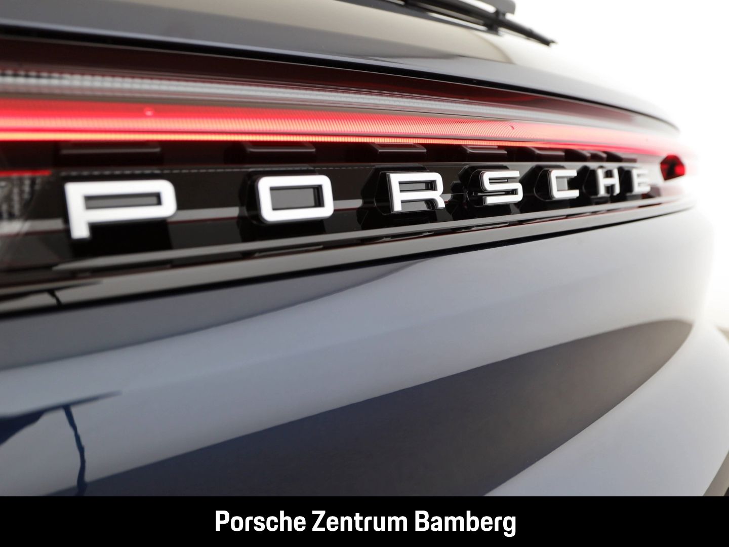 Porsche Cayenne E-Hybrid/ 22 Zoll/ Massage/ AHK/ ACC uvm