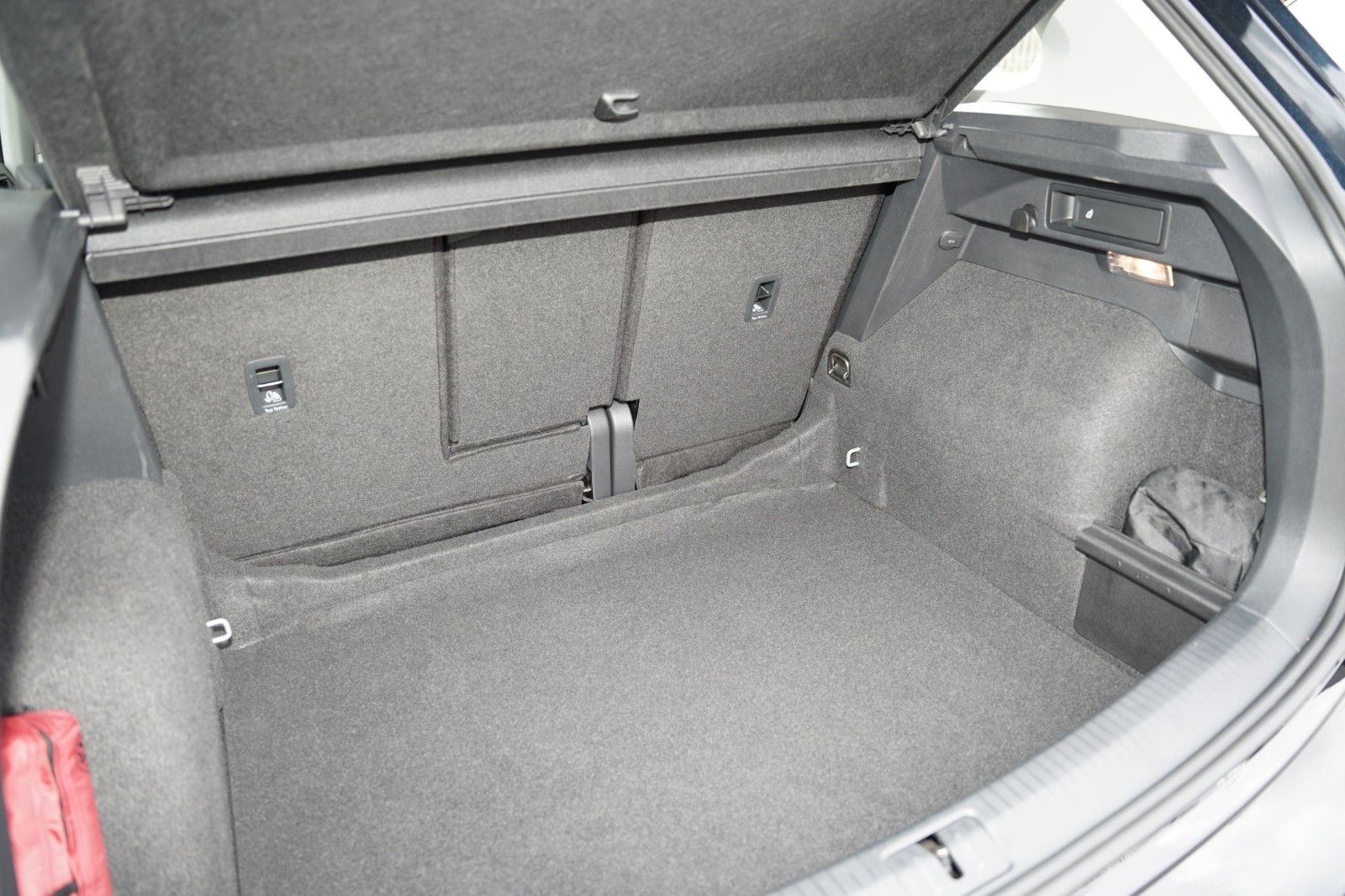 Volkswagen Tiguan 1.5-TSI ACT Comfortline - Samsaru's Car Outlet