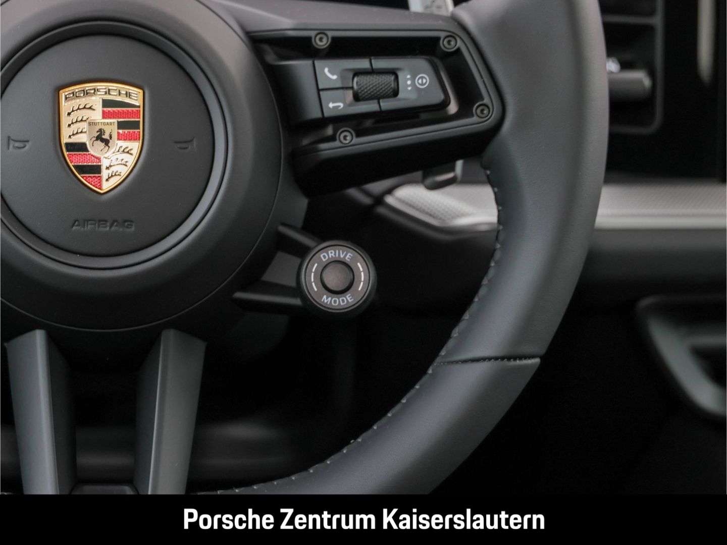 Porsche Cayenne E-Hybrid InnoDrive HA-Lenkung Sportabgas