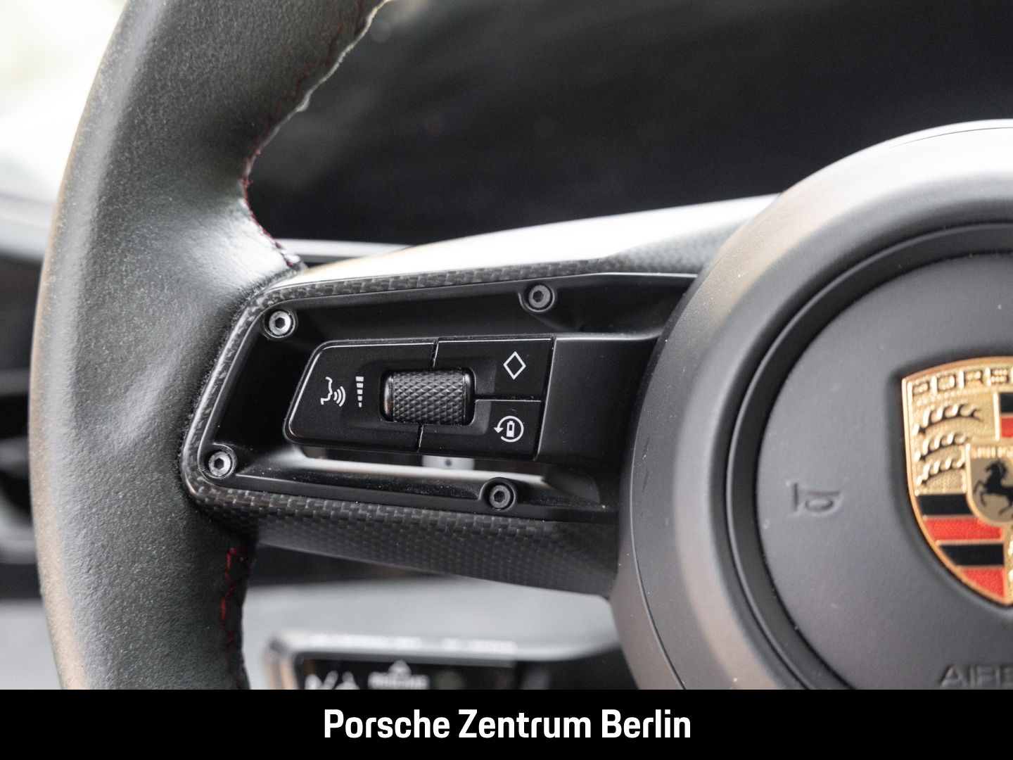 Porsche Taycan GTS HA-Lenkung BOSE 21-Zoll Panoramadach