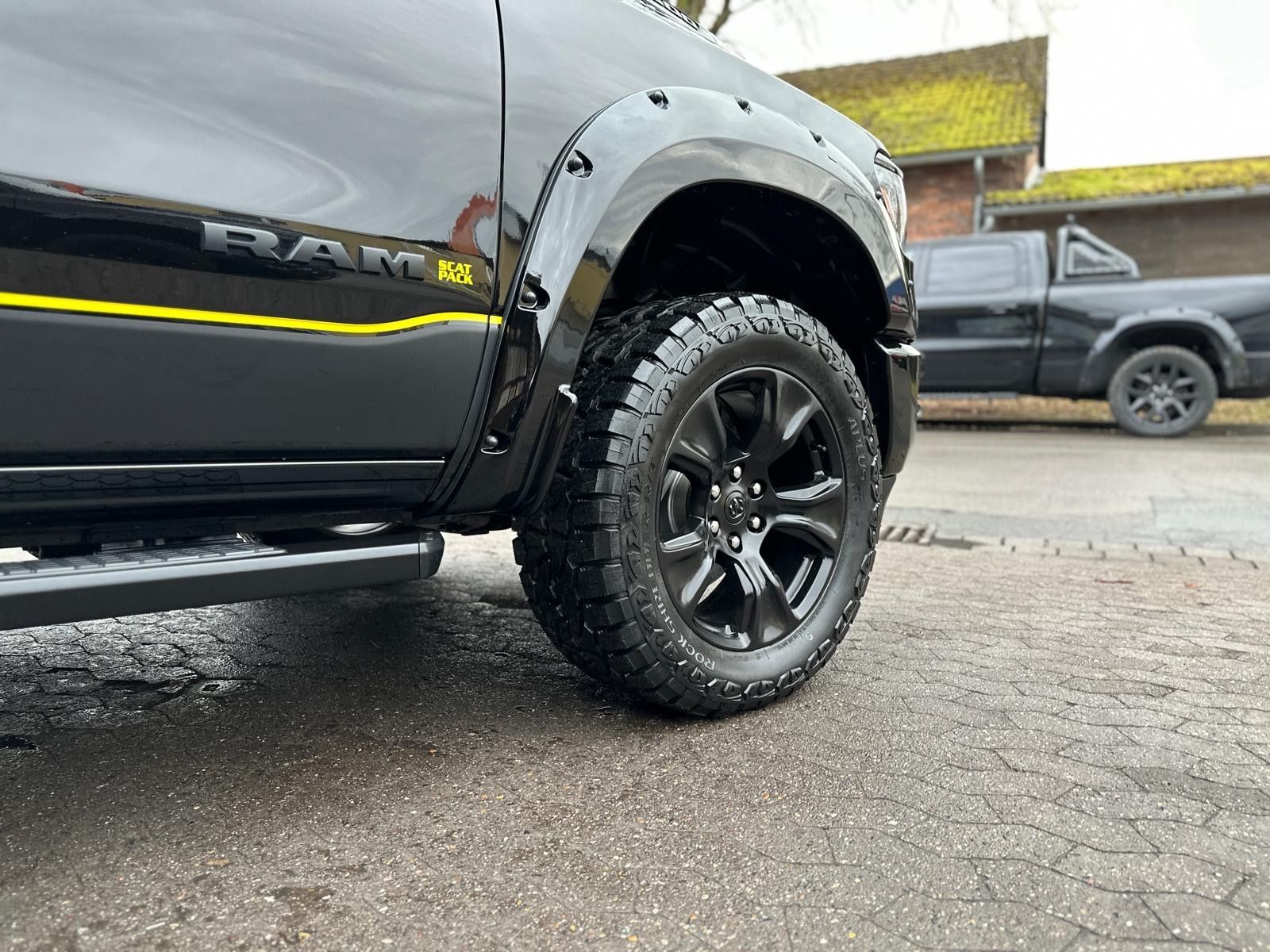 Dodge 5.7 V8*LIFT*BÜGEL*OFFROAD*AHK*NAVI*LED*GARANTIE