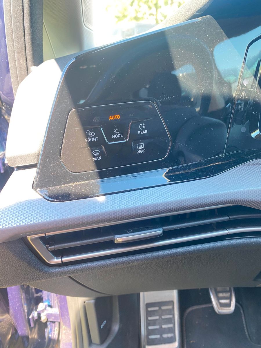 Volkswagen Golf VIII Lim. Active - Samsaru's Car Outlet