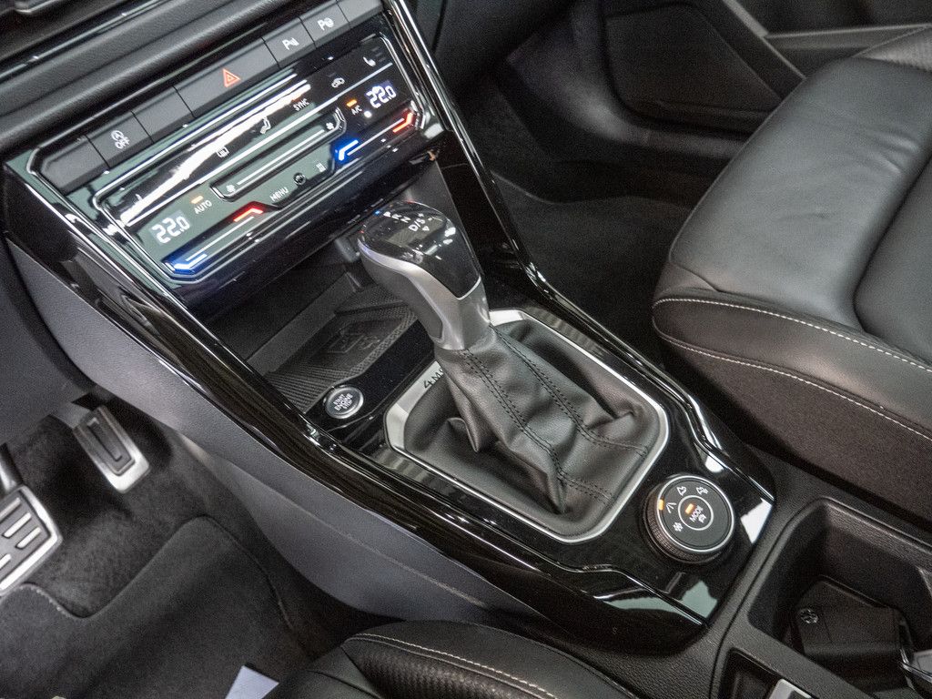 Volkswagen T-Roc black Style R-Line 2.0 TSI 4 Motion - Samsaru's Car Outlet