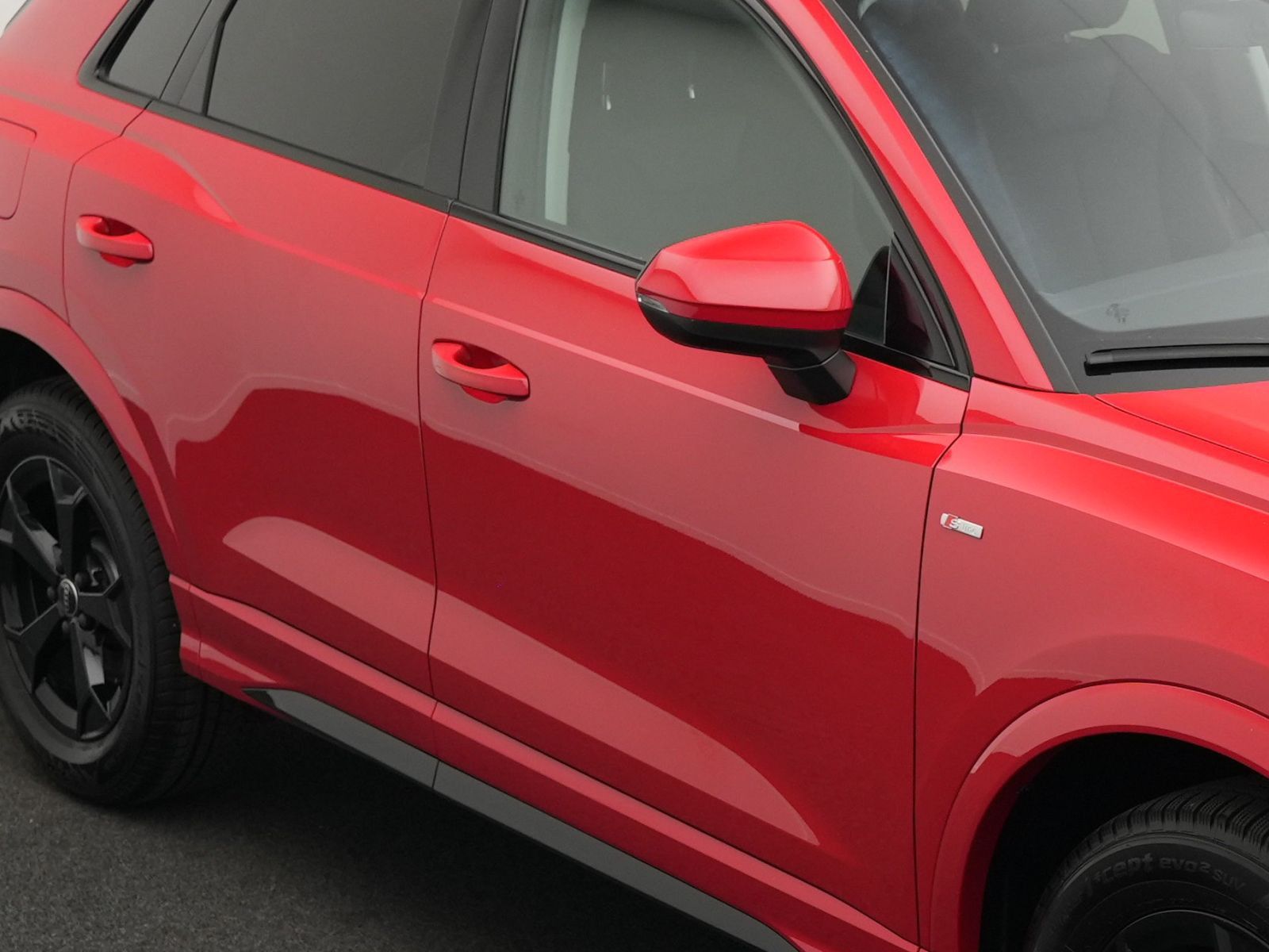 Audi Q3 S line 40 TFSI quattro S tr. *AHK*StdHZ*19''*