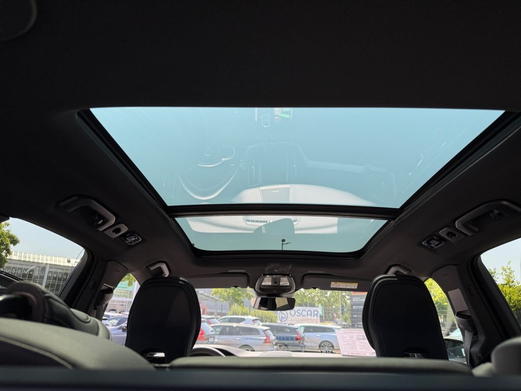 Volvo XC60 T8 AWD Plug-in Hybrid Plus - Samsaru's Car Outlet