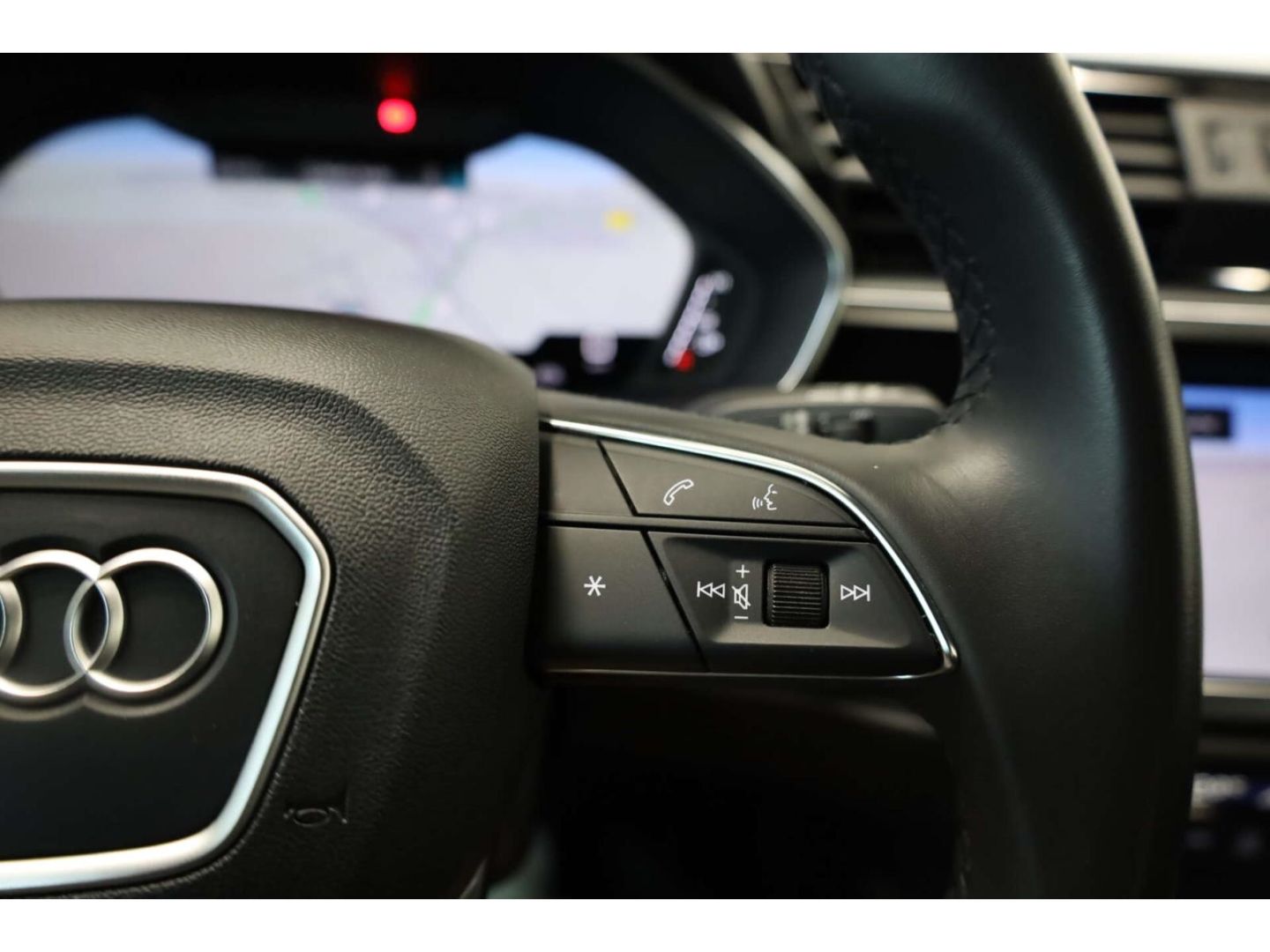Audi Q3 35 TDI quattro S line S-Tronic - Samsaru's Car Outlet