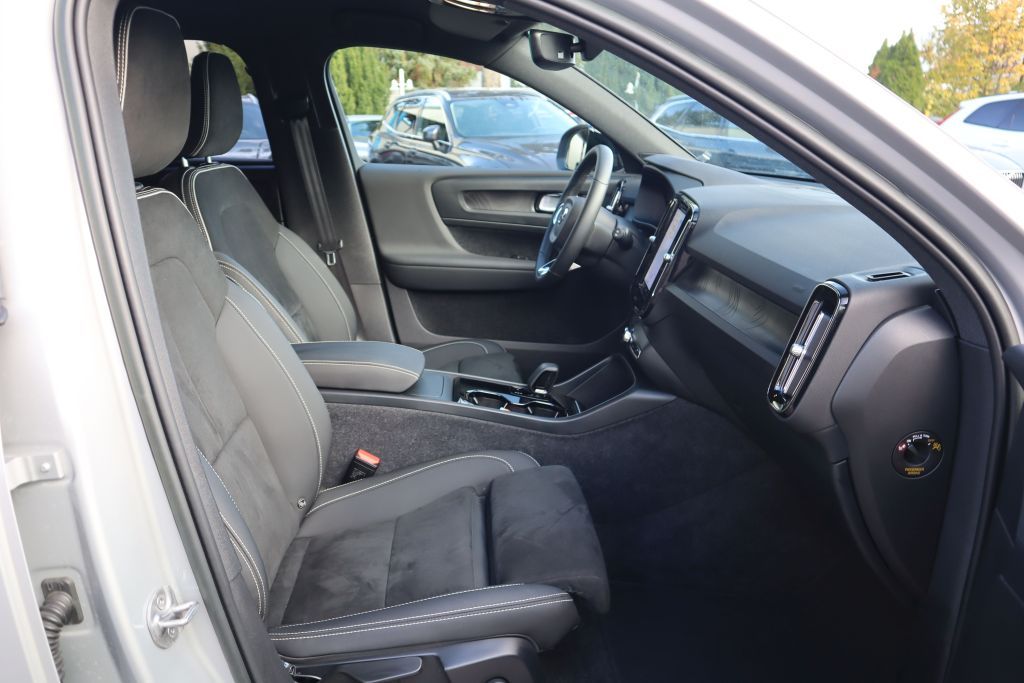 Volvo XC40 Recharge 78 kWh Twin Motor Plus|AHK|NAVI|