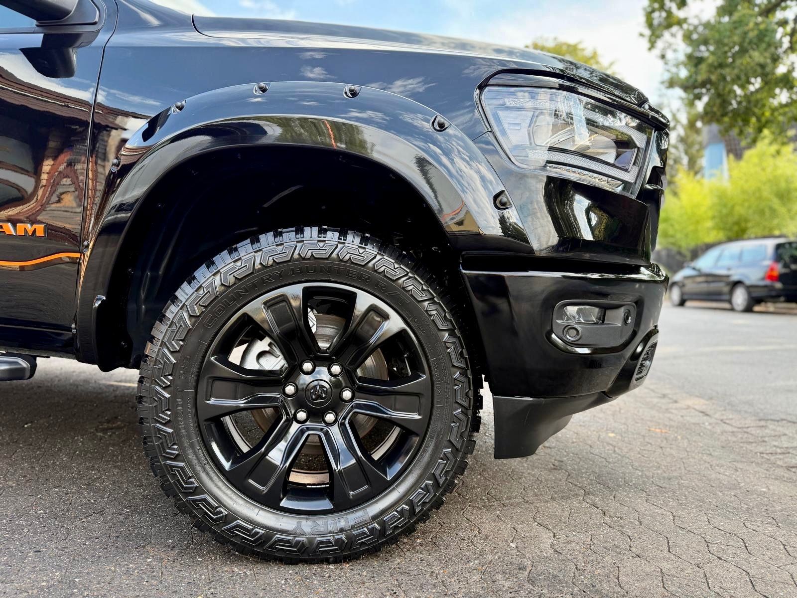 Dodge V8*OFFROAD*LIFT*BÜGEL*LED*4X4*NAVI*AHK*GARANTIE
