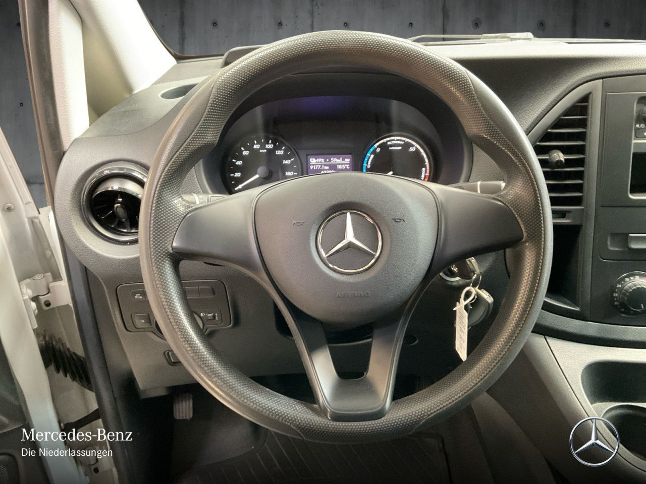 Mercedes-Benz Vito eVito 111 KA Lang - Samsaru's Car Outlet