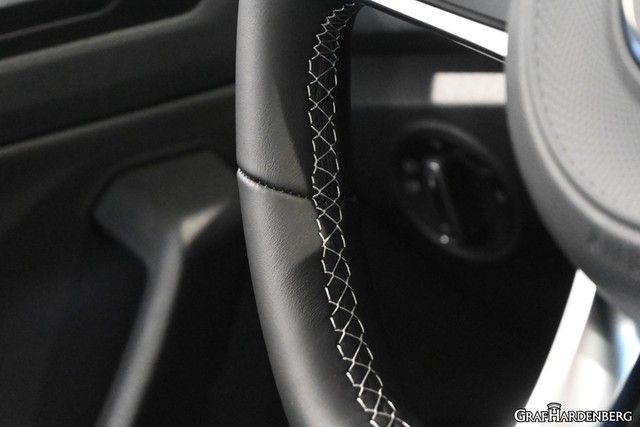 Volkswagen T-Roc R-Line - Samsaru's Car Outlet
