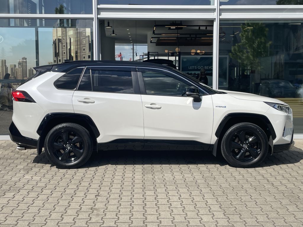 Toyota RAV 4 2.5 4x4 Hybrid Style - Samsaru's Car Outlet
