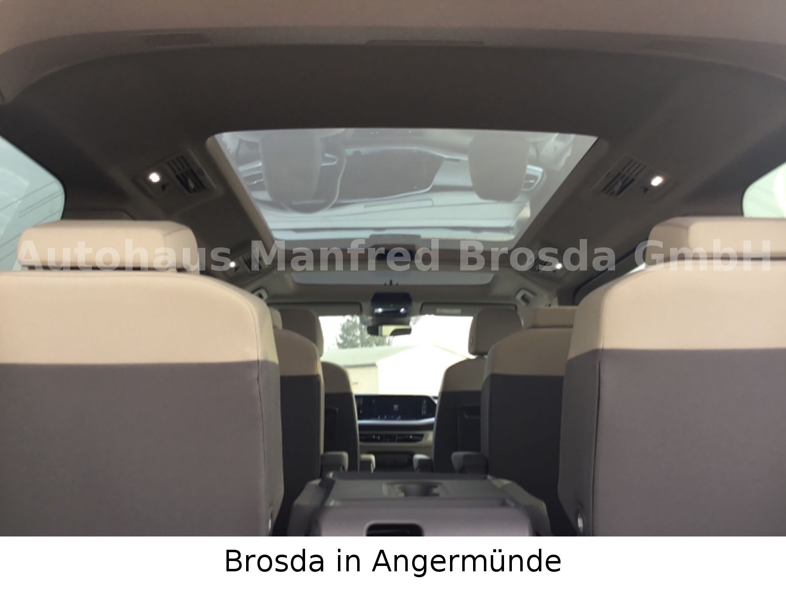 Volkswagen T7 Multivan - Samsaru's Car Outlet