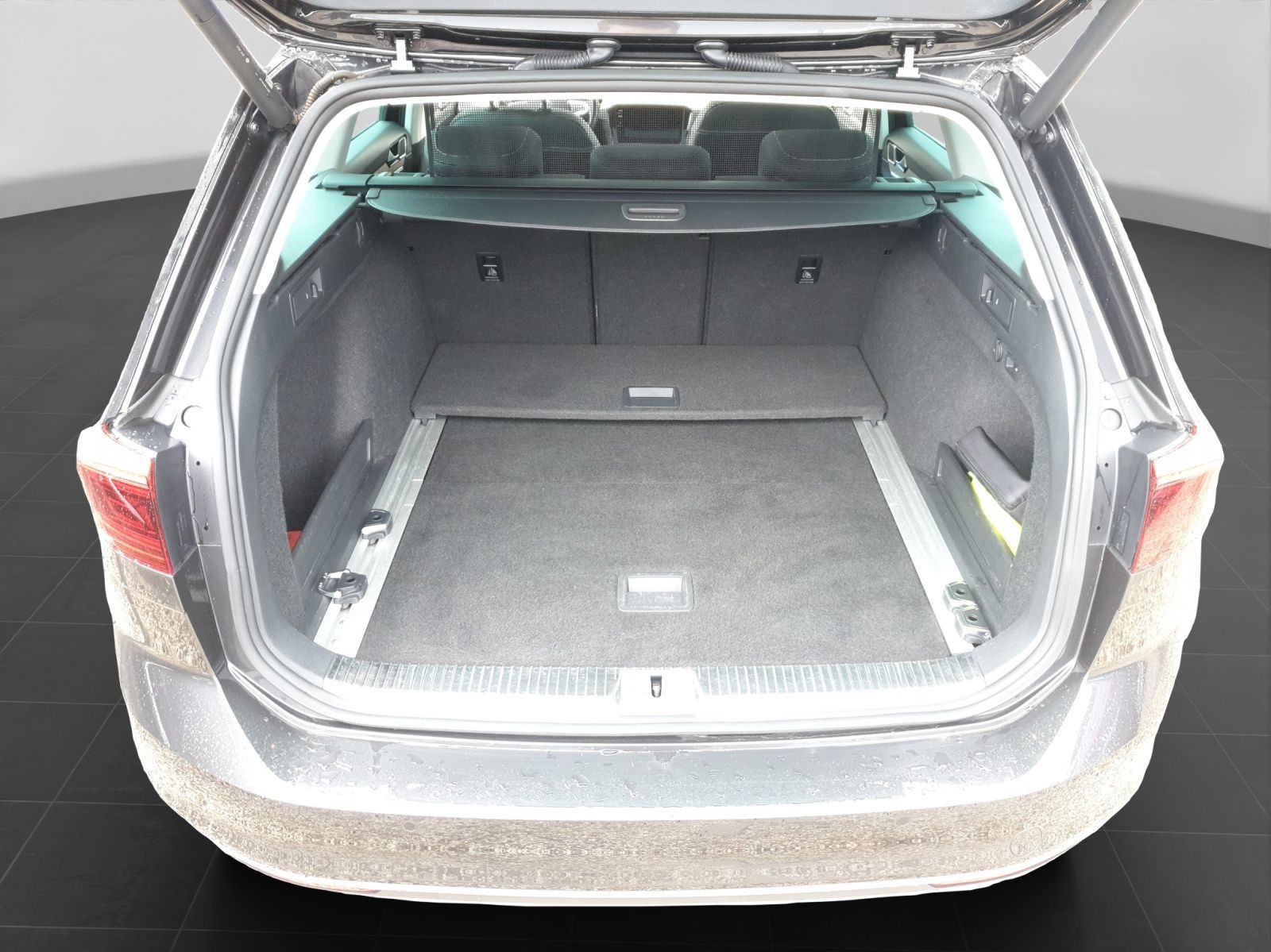 Volkswagen Passat Variant 2.0 TDI DSG 4M ELEGANCE PANO AHK