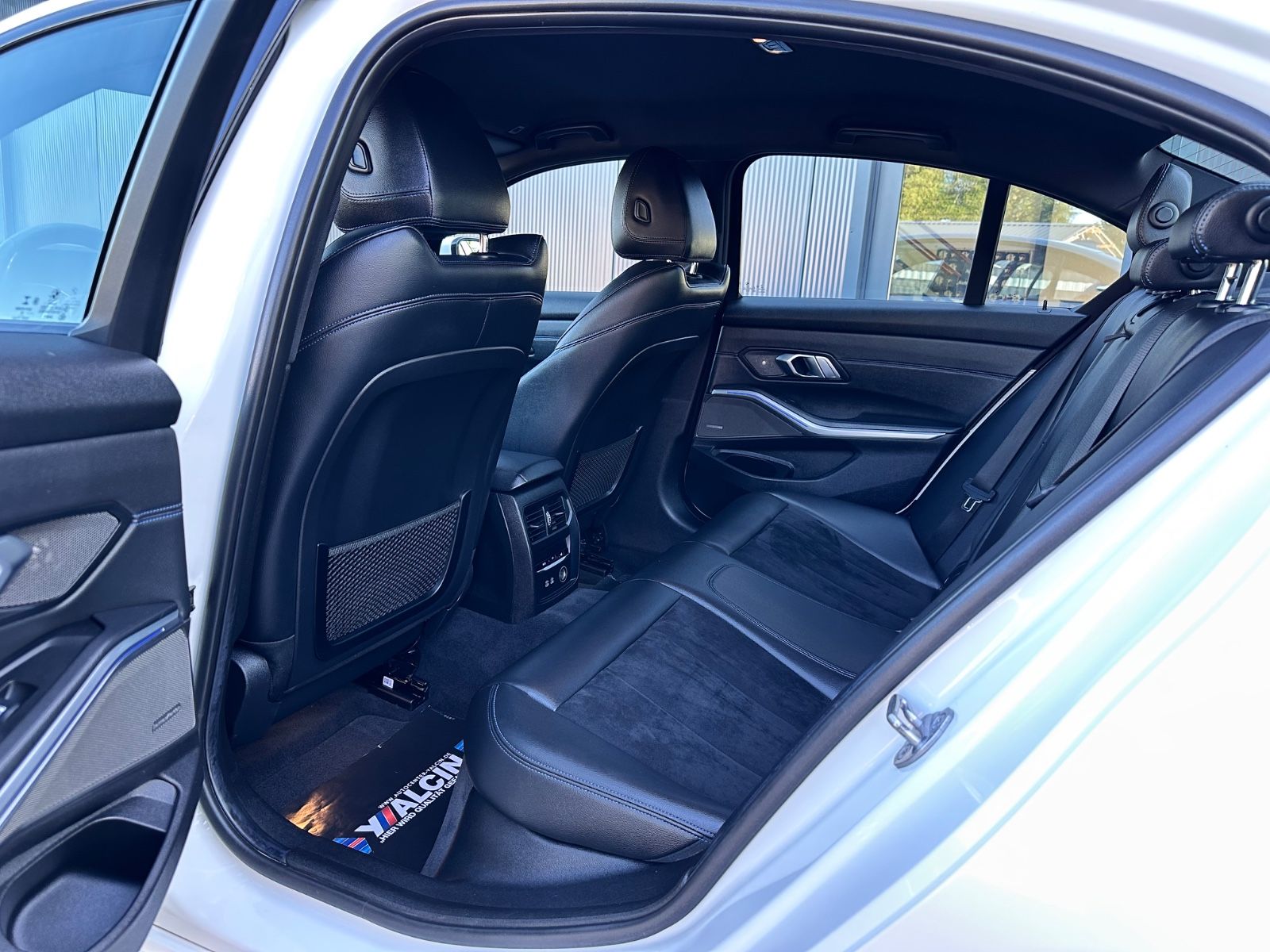 BMW 320d M Sport - Samsaru's Car Outlet
