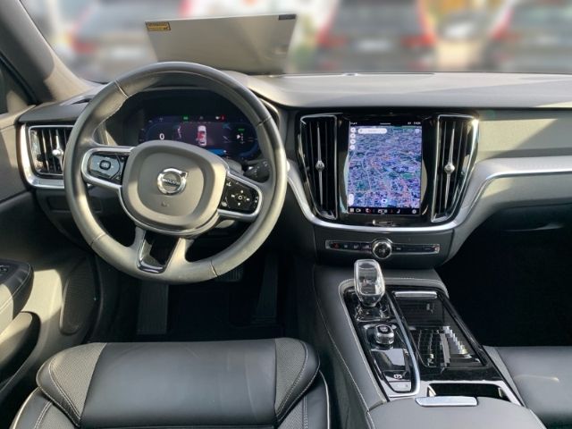 Volvo V60 T6 AWD Plus Dark gr.Reichweite Abstandstemp.