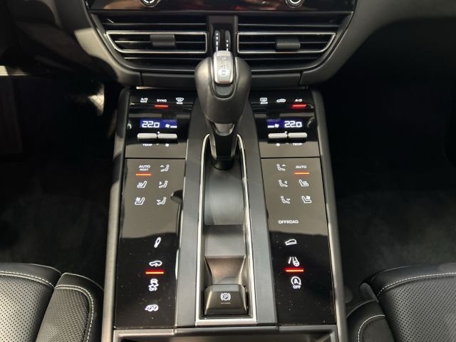 Porsche Macan T - Samsaru's Car Outlet
