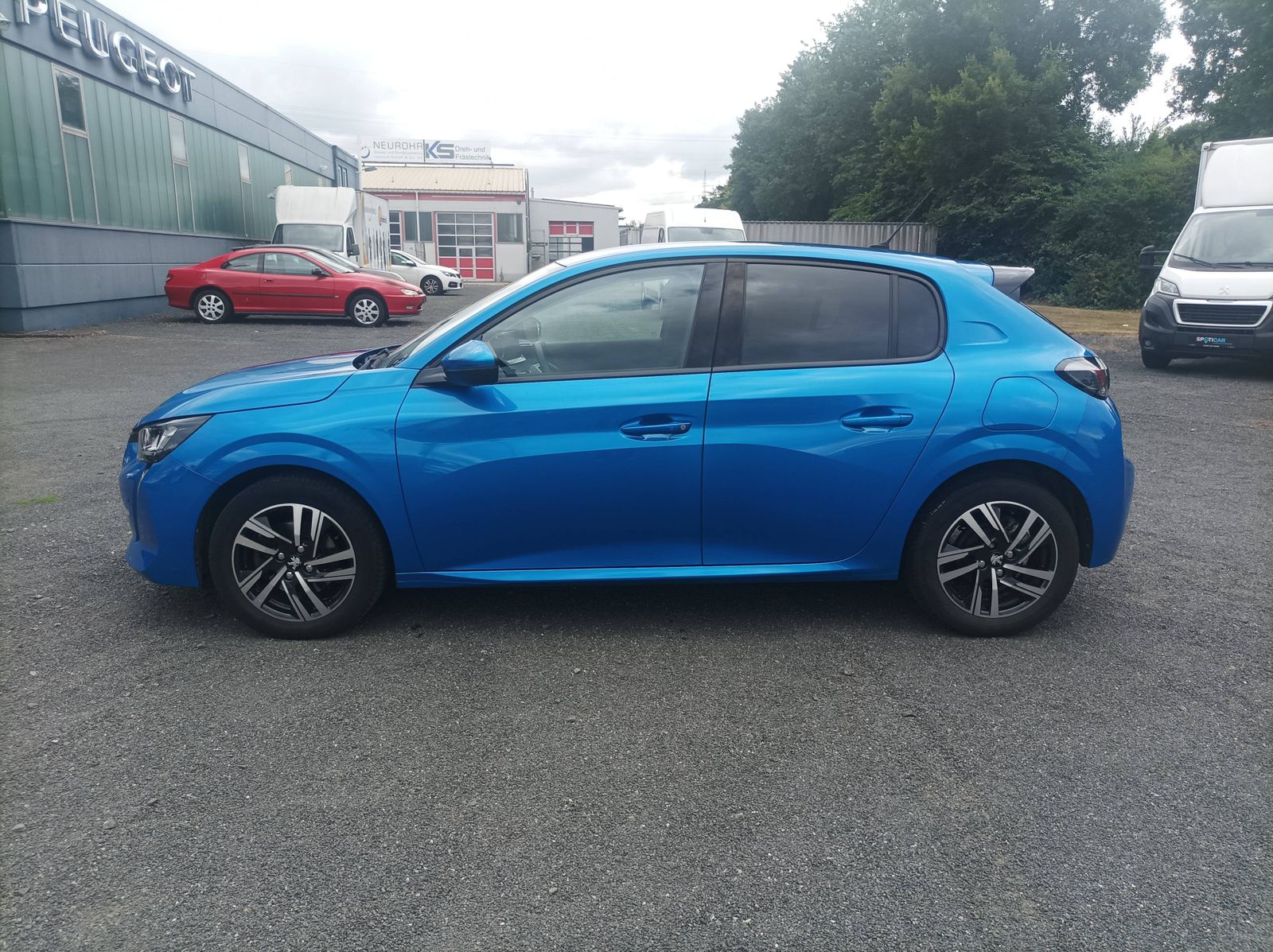 Peugeot 208 Allure 100 Automatik - Samsaru's Car Outlet