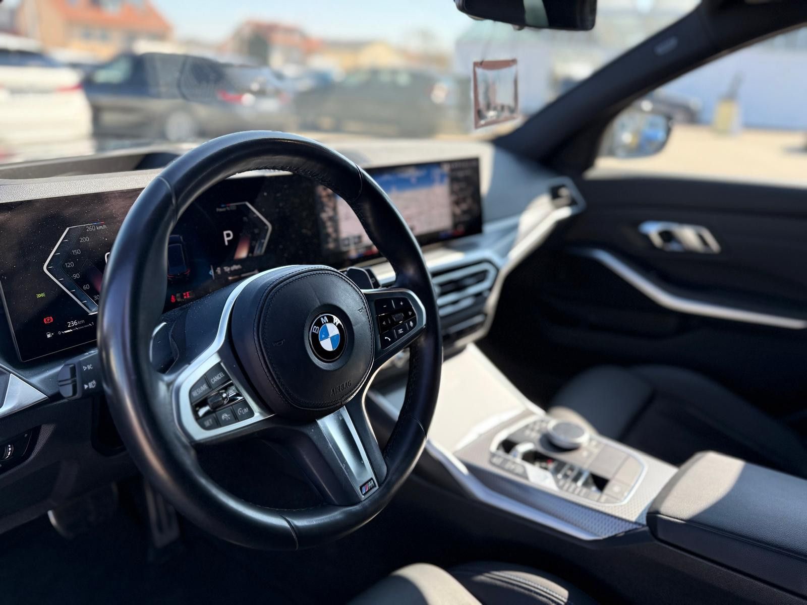 BMW 320 i Touring M-Sport - Samsaru's Car Outlet