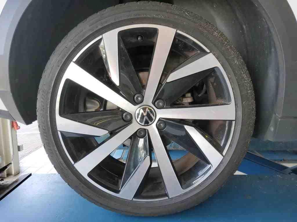 Volkswagen T-Roc 1.5 TSI R-Line - Samsaru's Car Outlet