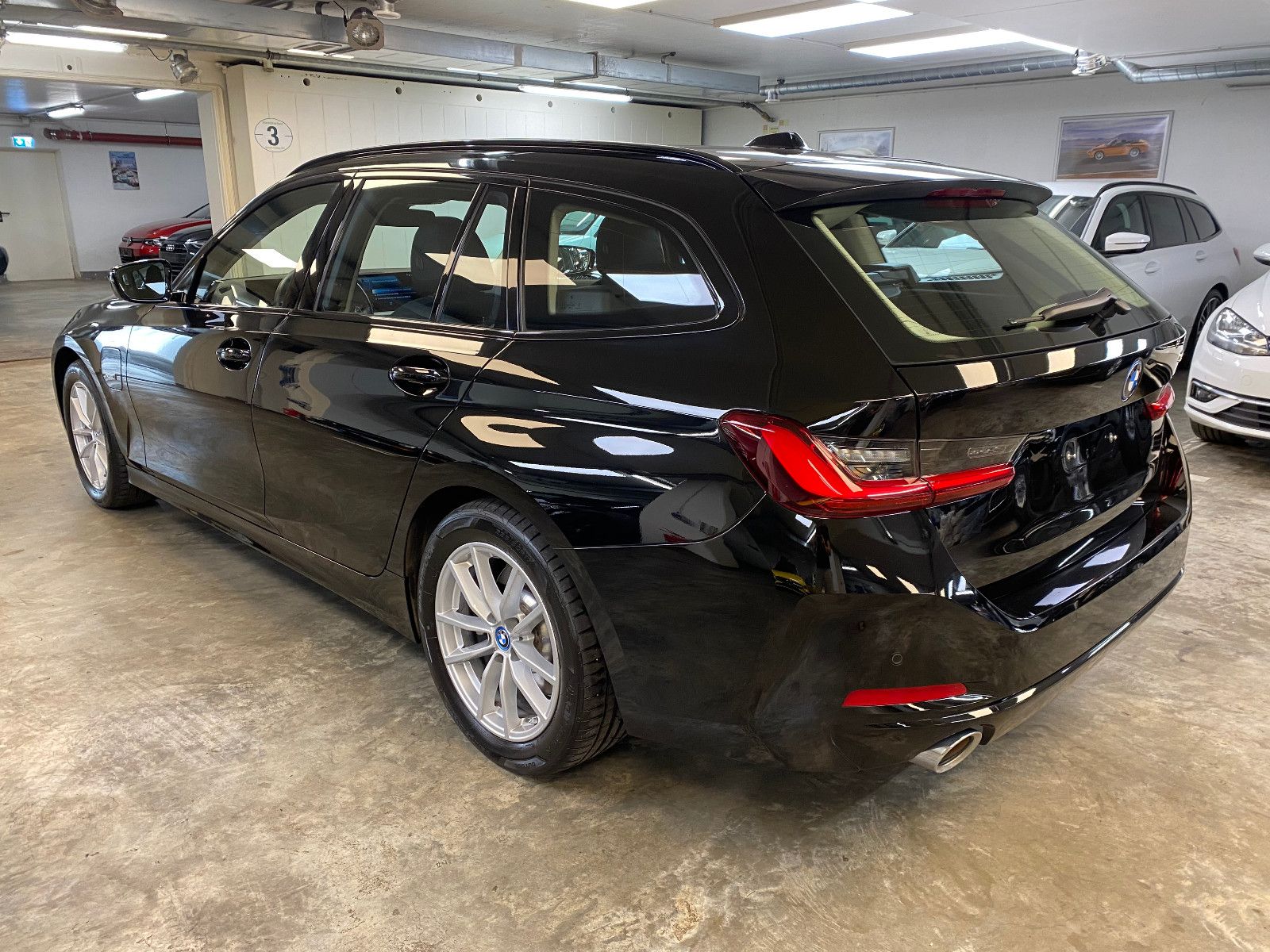 BMW 330E Touring - Samsaru's Car Outlet