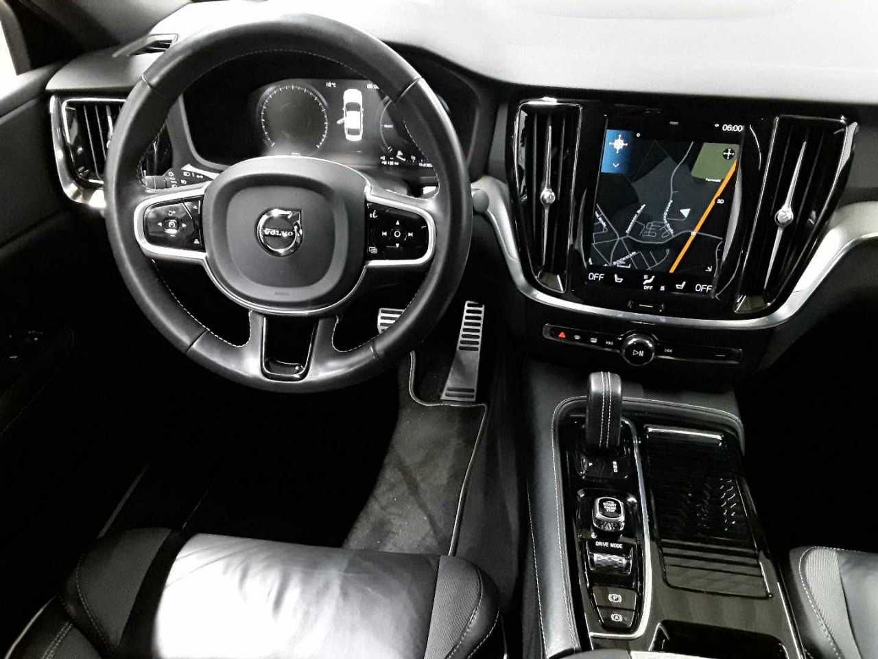 Volvo S60 T8 Recharge AWD RDesign PANO