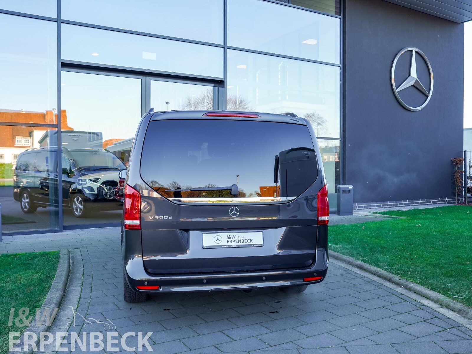 Mercedes-Benz V 300 d EDITION Lang - Samsaru's Car Outlet