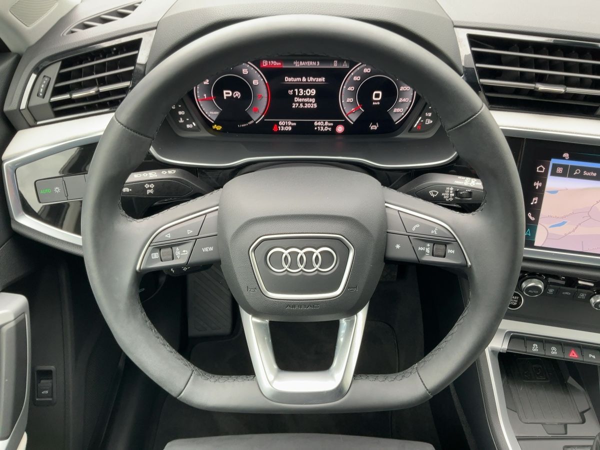 Audi Q3 40 TFSI QU S-TR ADVANCED - Samsaru's Car Outlet