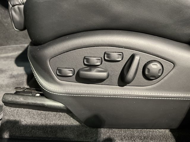 Porsche Macan - Samsaru's Car Outlet