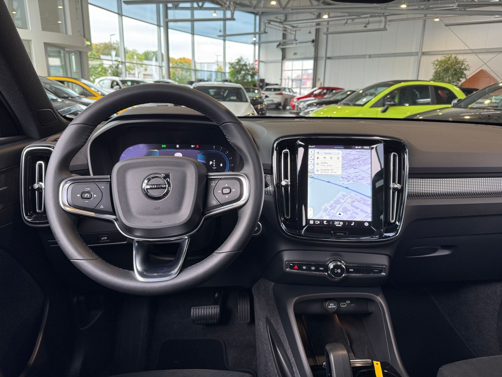 Volvo XC40 Plus Dark 2WD NAVI LED AHK PANO