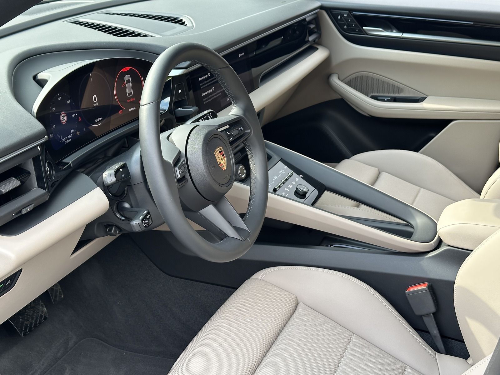 Porsche Macan 4 INNODRIVE - Samsaru's Car Outlet