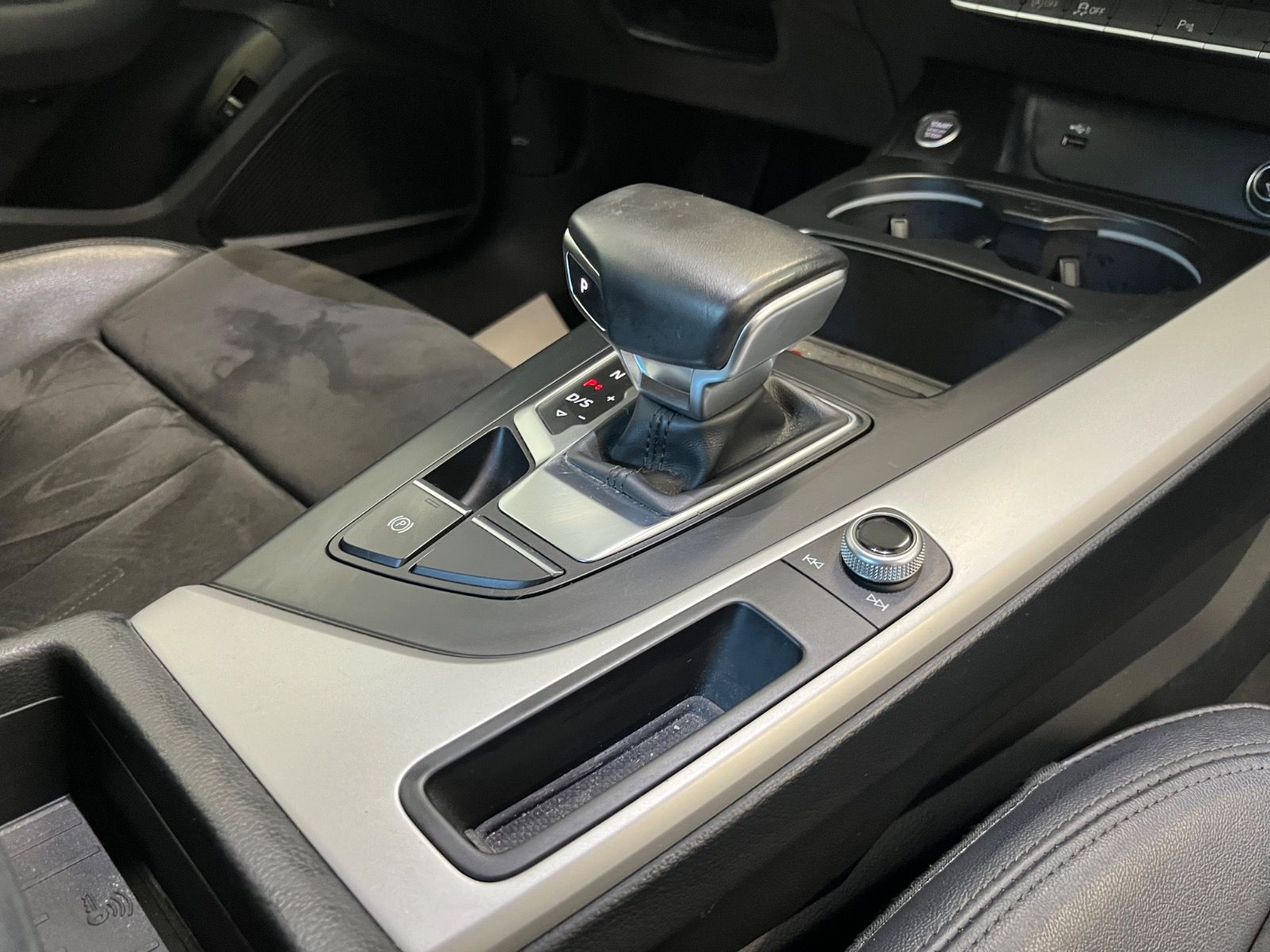 Audi A4 50 TDI quattro S-Line B&O*NAVI*LED*AHK*8-fach