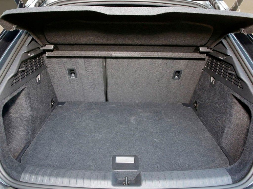 Audi A3 Sportback 40 TFSI e S line 18"|NAVI+VC|PANO|S